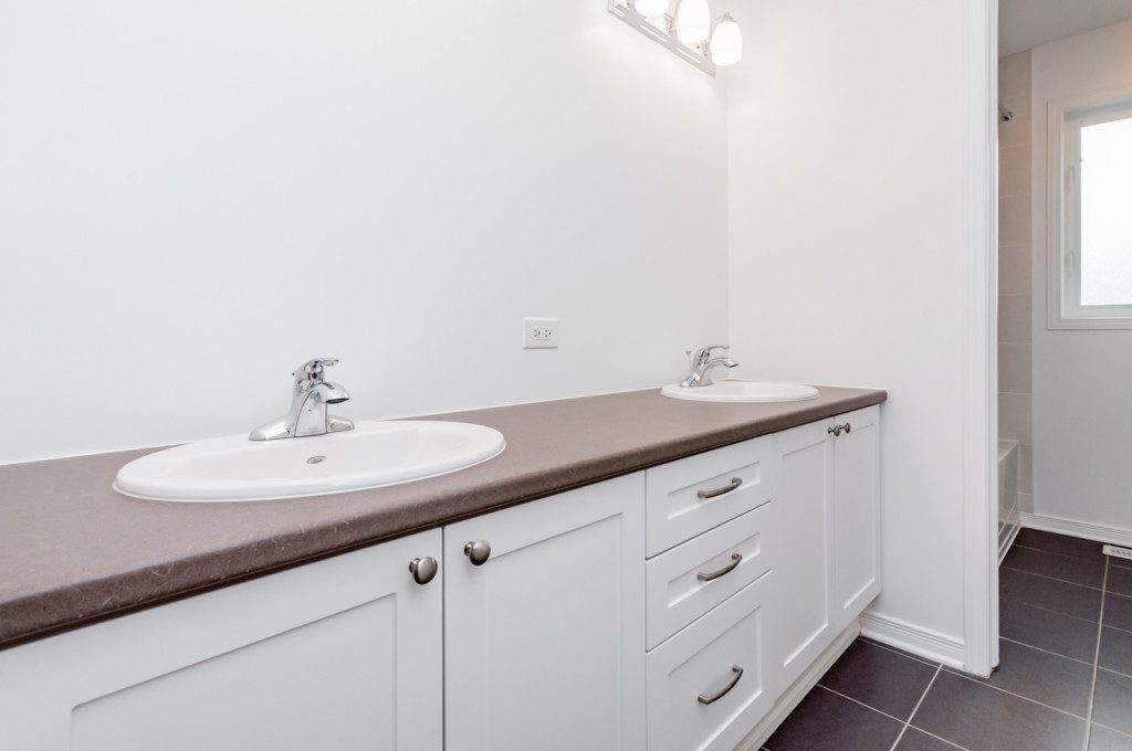 Winchester main bathroom area by Phoenix Homes